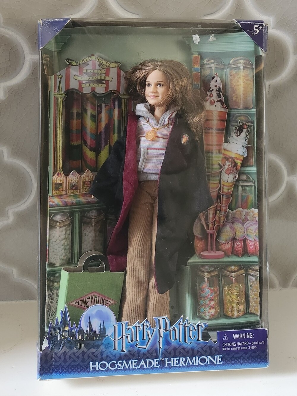 Warner Bros. Hogsmeade Hermione Doll – Black Robe, Brown Hair, Burgundy Lining
